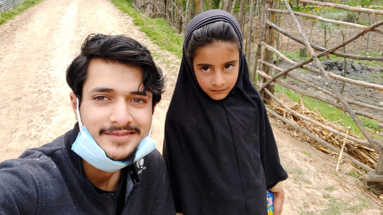 Willie's volunteers deliver COVID-19 supplies to children in Northern India